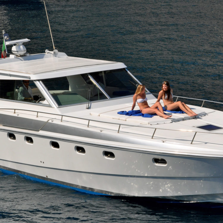 Motor Yachts Premium Boat Charter